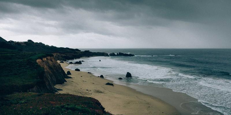 从书画到古玩：解码唐代金银器中的丝路遗珍与异域文化