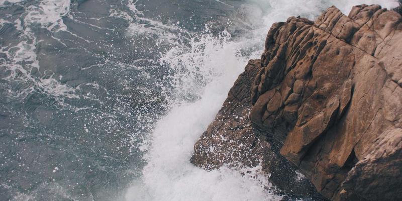 汉代漆器：纹饰中的神话世界与保护修复技术探秘——兼谈与瓷器、青铜器的艺术品交易价值